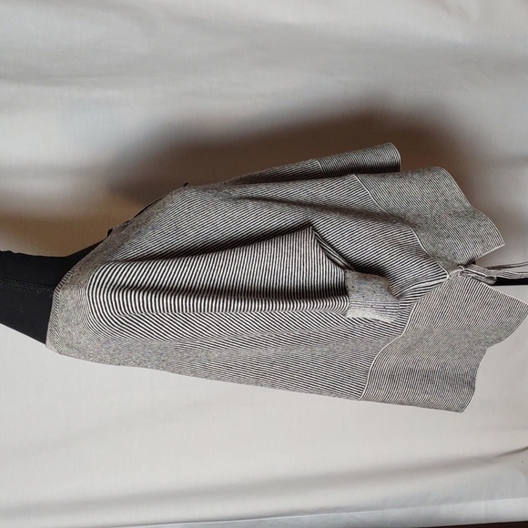 Cabi Cupid Cardigan Striped Dolman Sleeves Zip Up Front Center Sweater - Picture 6 of 13